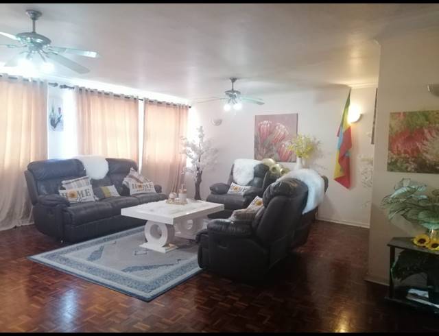 2 BEDROOM FLAT FOR SALE IN DURBAN CENTRAL